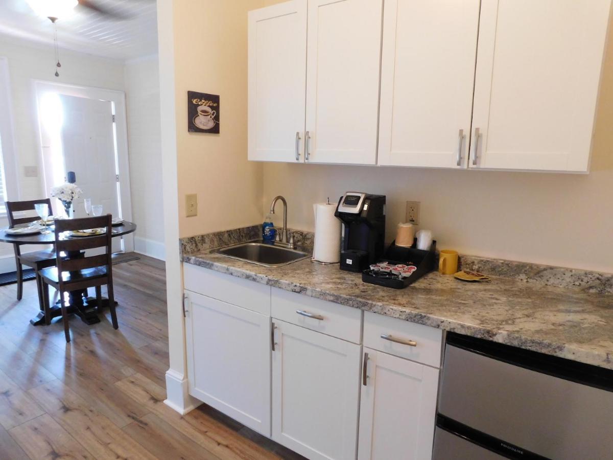 Lawrence Village Bed And Breakfast Swainsboro Exteriör bild